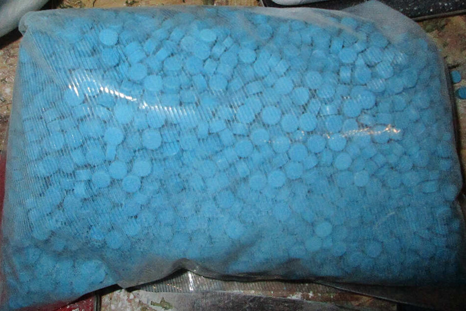 Ingesamt 5000 Ecstasy-Pillen entdeckten die Polizisten.