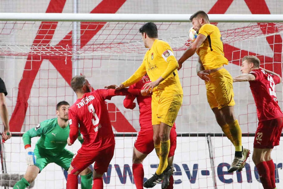 Kai Brünker verwandelte eine Ecke zum 1:0 für die SG Sonnenhof Großaspach.