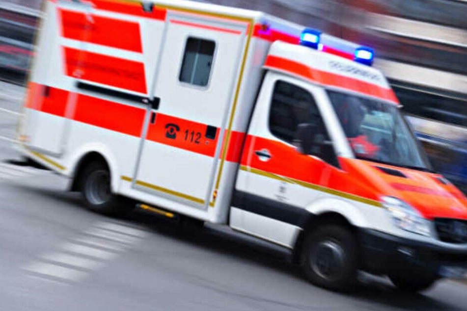 Der 34-Jährige kam mit einer Stichverletzung ins Krankenhaus. (Symbolbild)