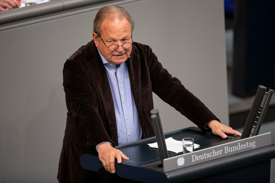 Der ehemalige Verdi-Boss Frank Bsirske (70, Grüne) will gegen das geplante Sondervermögen der Bundeswehr stimmen.