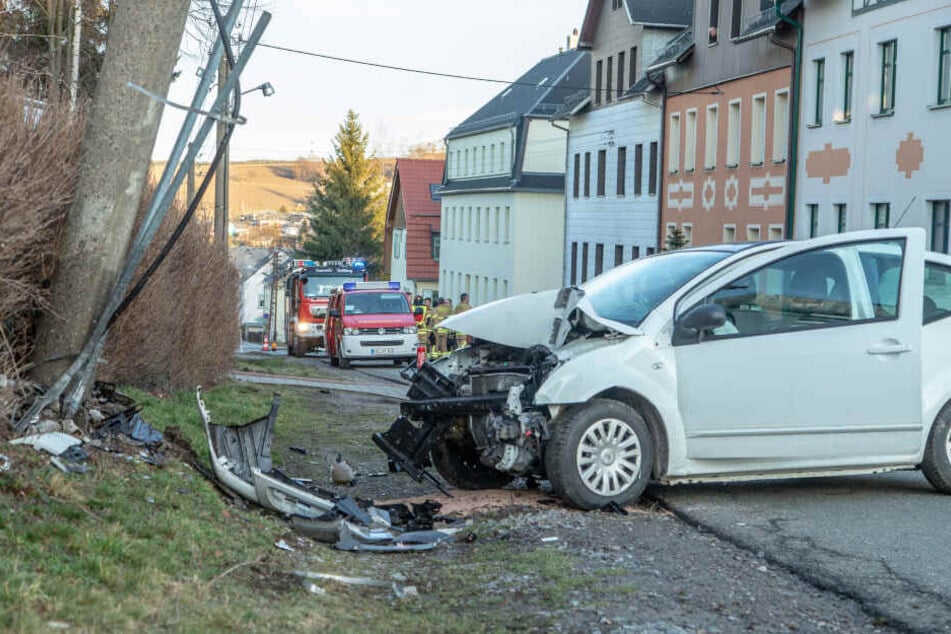 An dem Citroen entstand Totalschaden, der Fahrer kam ins Krankenhaus.
