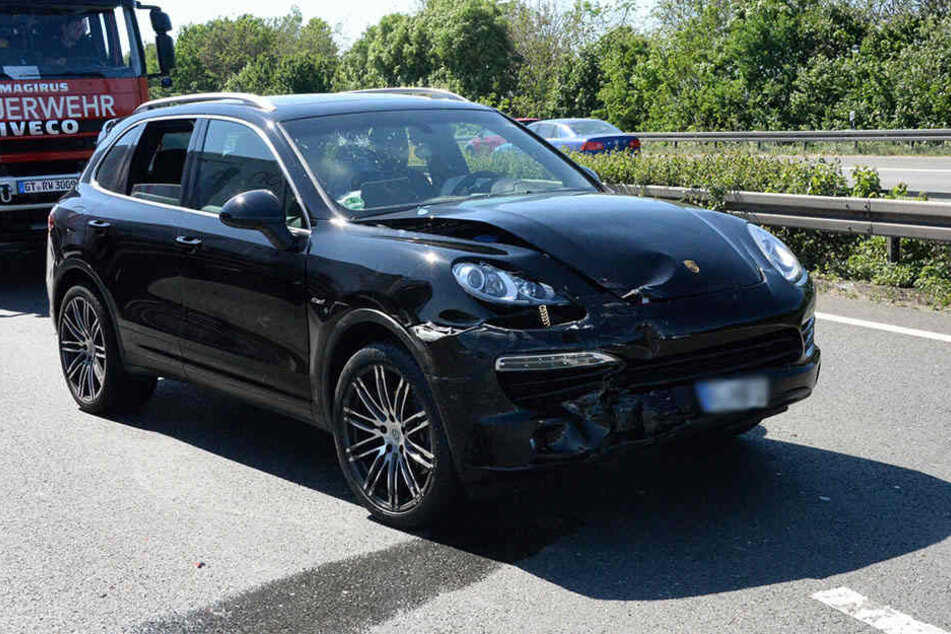 Auch dieses Luxusauto von Porsche war involviert.