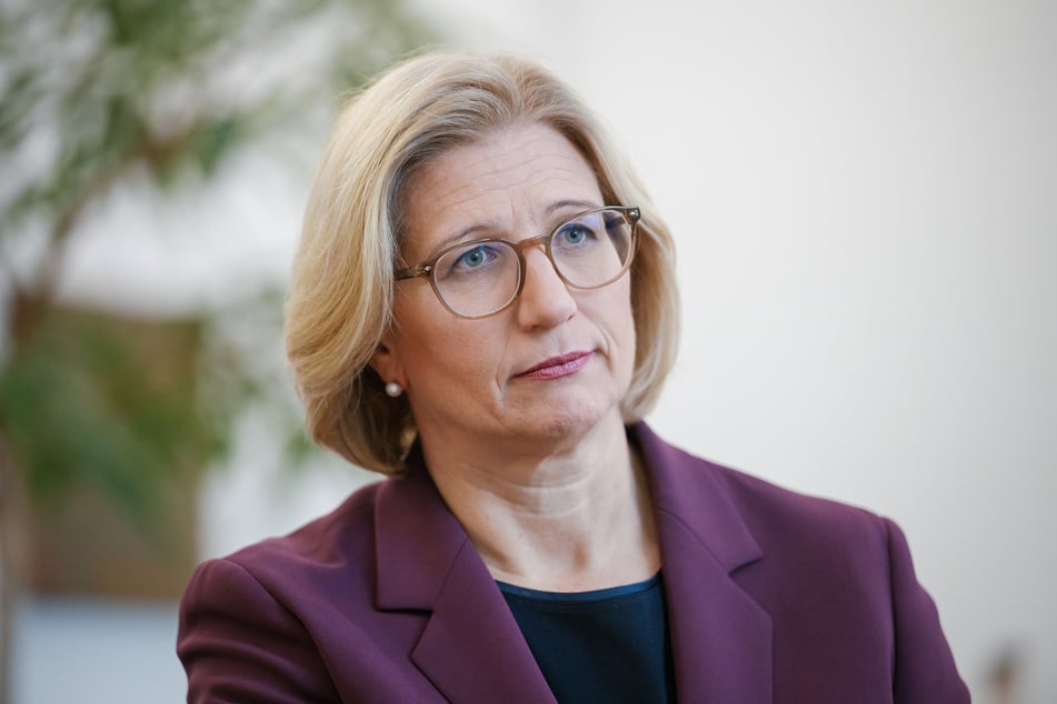 Anke Rehlinger (50, SPD) konnte zum Wochenstart nicht nach Berlin reisen.