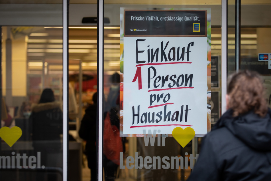 Im gesamten Kreis Schleswig-Flensburg darf aktuell nur eine Person pro Haushalt einkaufen gehen.
