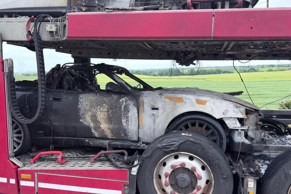 Unter anderem fiel ein Maserati dem Feuer zum Opfer.