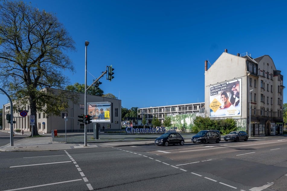 Das denkmalgeschützte Haus an der Hartmannstraße 17 steht der neuen Bahntrasse im Weg. Bis Ende Februar 2027 soll es abgerissen sein.