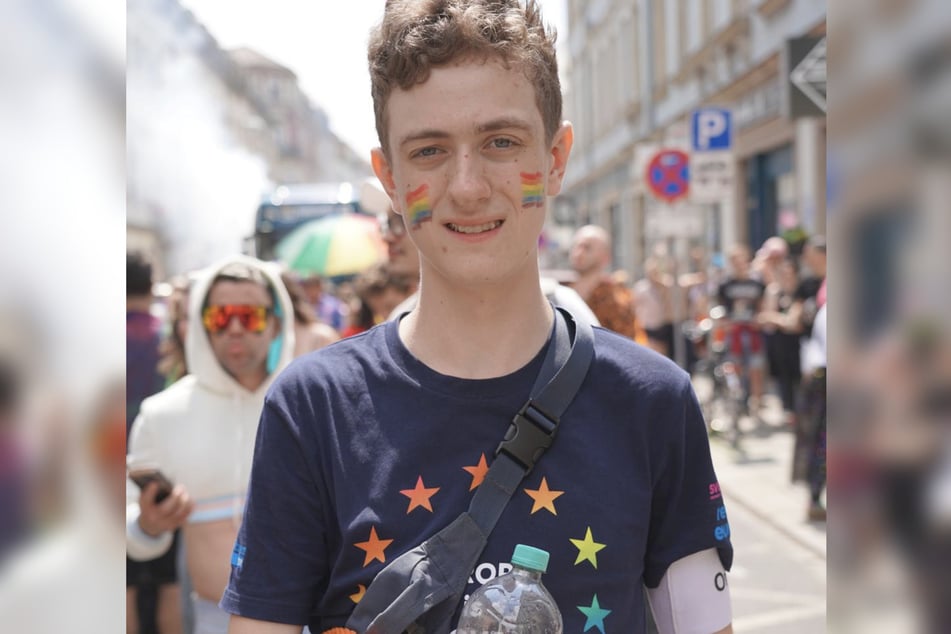 Wesley setzt sich für die LGBTQ-Bewegung ein, demonstrierte und engagierte sich als Ordner beim CSD am vergangenen Wochenende mit.