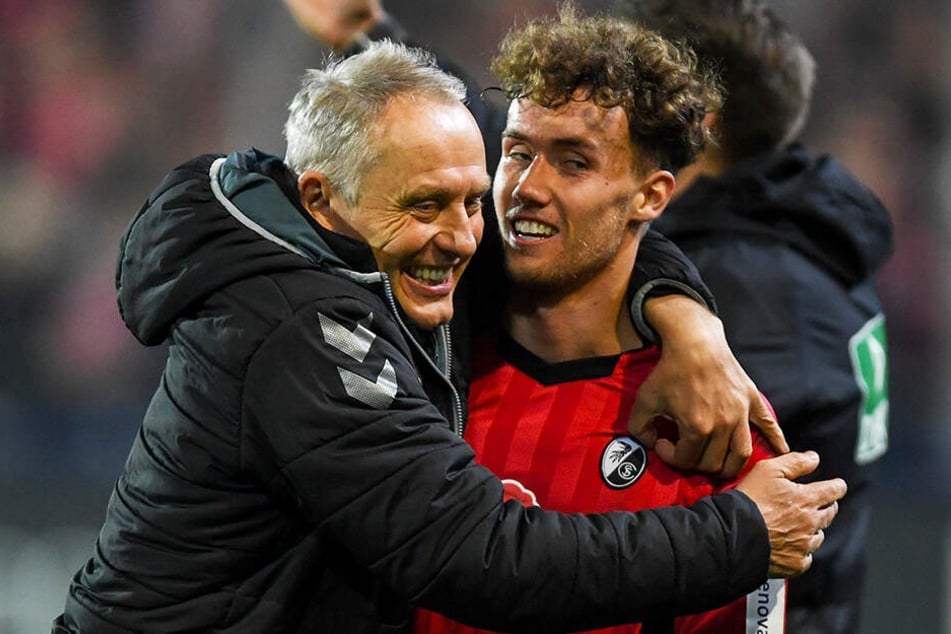 Freiburgs Trainer Christian Streich (l.) holte Luca Waldschmidt im Sommer 2018 für fünf Millionen Euro Ablöse vom HSV in den Breisgau.