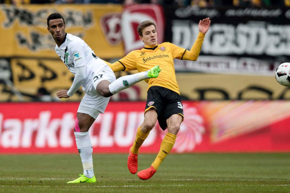 Niklas Hauptmann (r.) absolvierte 59 Zweitligapartien für Dynamo Dresden (Archivbild).