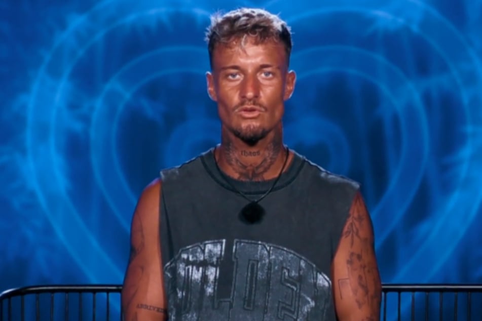 Gerade erst aus seinem letzten Skandal raus, legt Laurenz (26) schon wieder bei anderen Feuer.