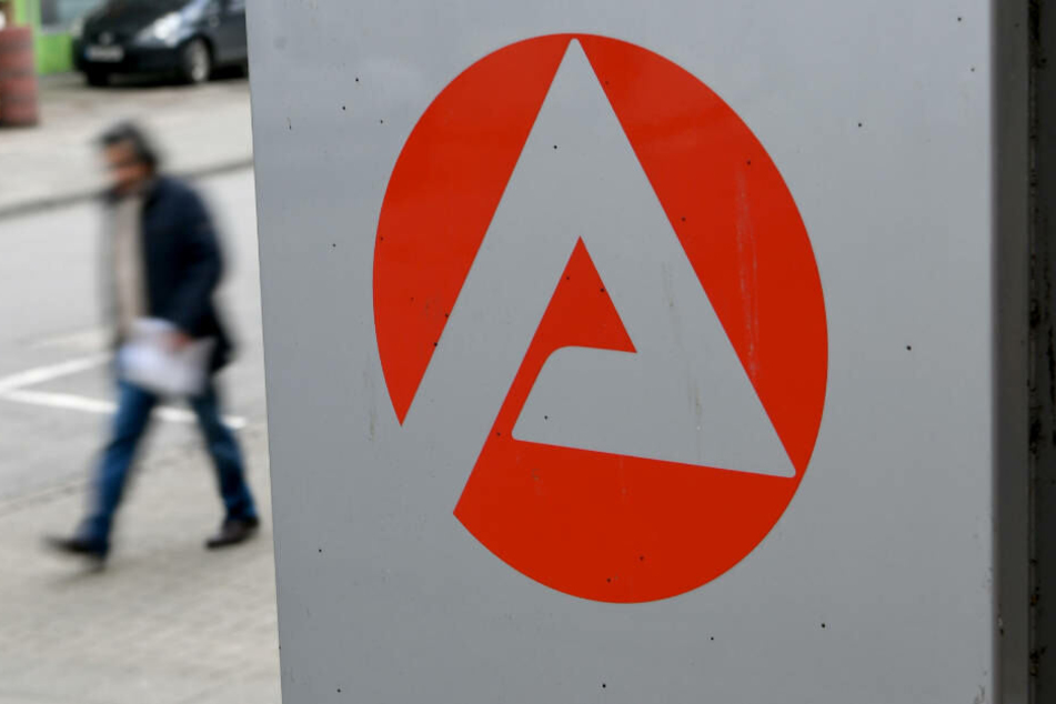 7366 weniger Menschen als im Februar waren im März ohne Job.