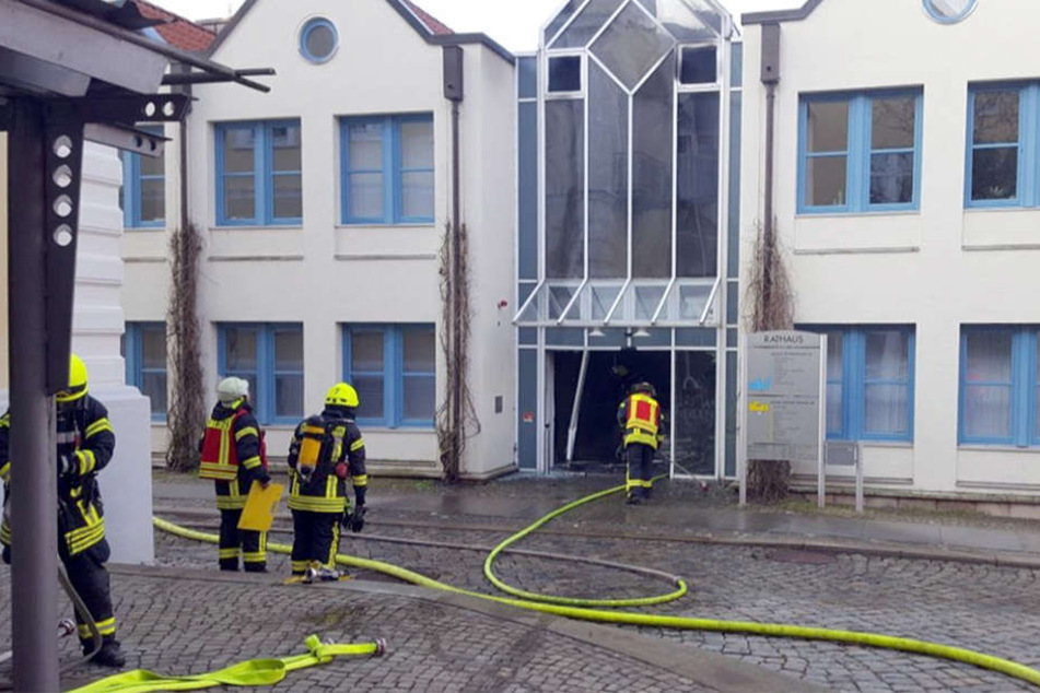 Die Feuerwehr rückte zu einem Großeinsatz aus.