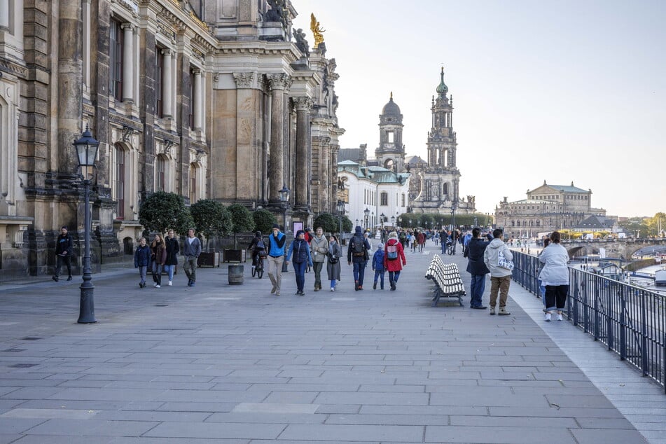 Die Brühlsche Terrasse prägt die Silhouette der Dresdner Altstadt.