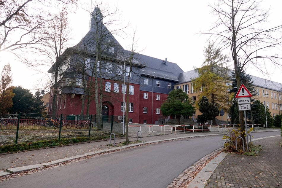 Die Sirene auf der Grundschule Reichenbrand lief mit der Warntag-Funktion (Probealarm).