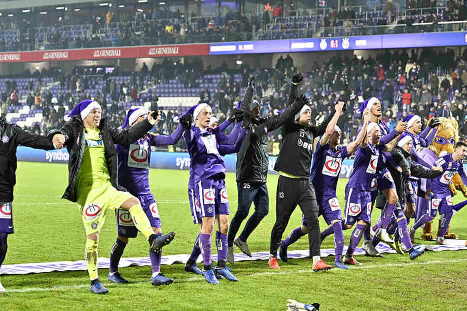 Der Jubel war auch nach der Partie bei den Spielern von Austria Wien groß.