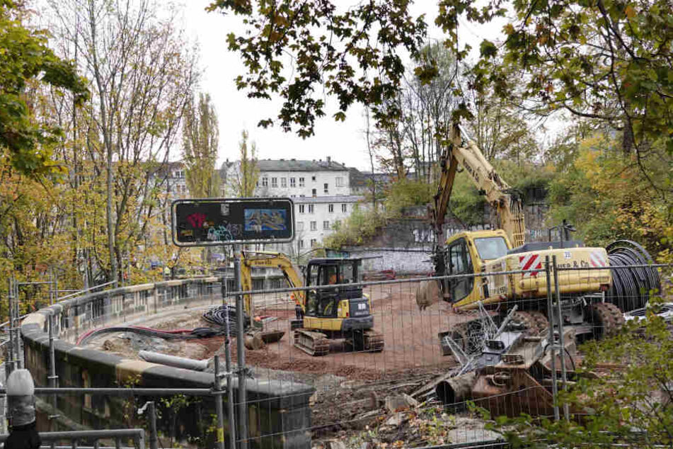 Vandalen zündeten auf der Kaßbergauffahrt-Baustelle ein Verteilerkabel an.