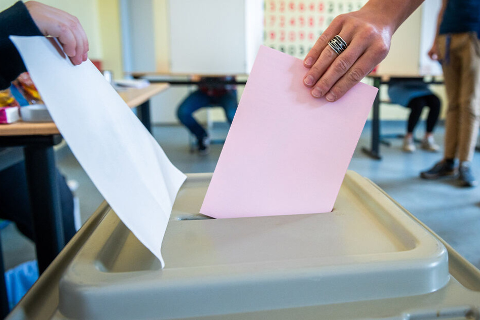 Wahllokale öffnen: Landtagswahl in Sachsen