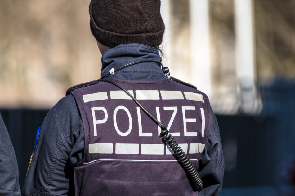 Sofort eingeleitete Fahndungsmaßnahmen der Polizei blieben erfolglos.