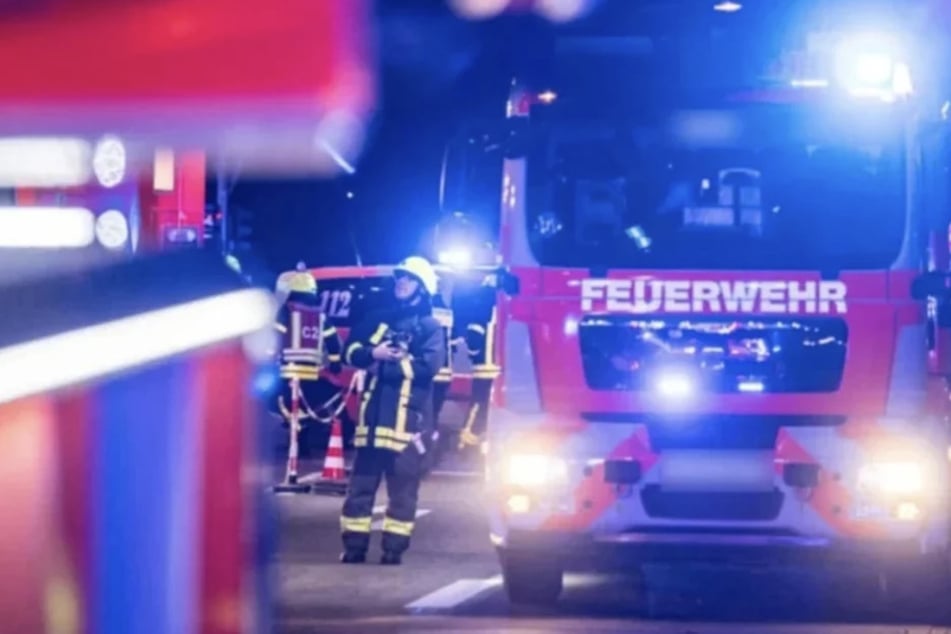 Die Feuerwehr bekam die Flammen unter Kontrolle. (Symbolfoto)