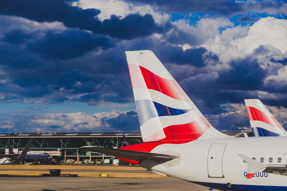 Auf einem Flug der britischen Fluggesellschaft "British Airways" war eine Frau verstorben. (Archivbild)