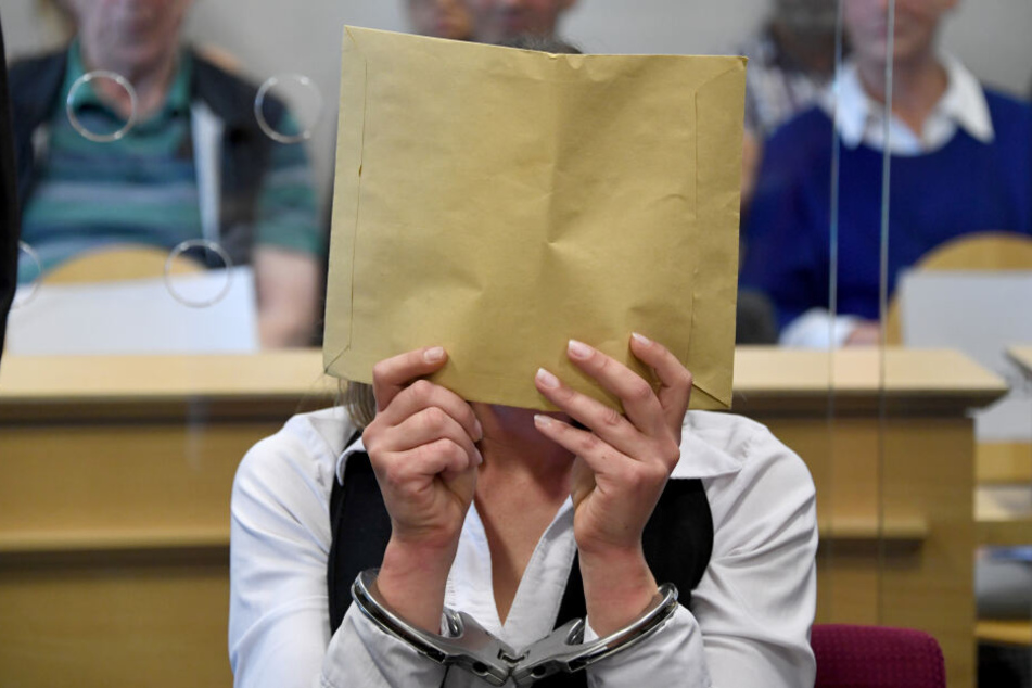 Die 37-Jährige Angeklagte soll im April 2017 ihren Ex-Partner umgebracht haben.