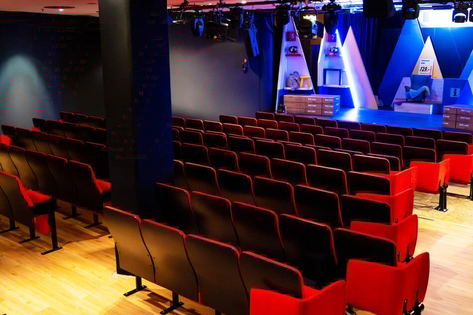 Blick auf die Bühne im Kammertheater Leipzig.