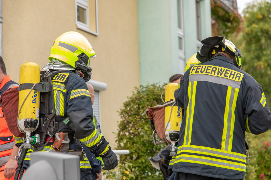 Die Feuerwehr rückte mit schwerer Ausrüstung an.