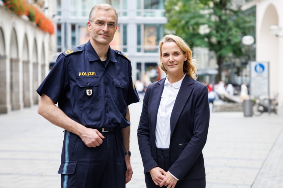 Michael Dibowski, Polizeivizepräsident von München (46, l.), und Hanna Sammüller-Gradl (38), Kreisverwaltungsreferentin der Landeshauptstadt München.