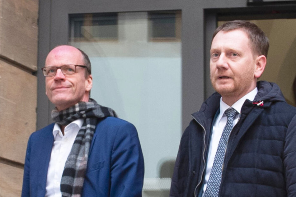 Muss sich einen neuen Finanzminister suchen: Sachsens Ministerpräsident Michael Kretschmer (re.).