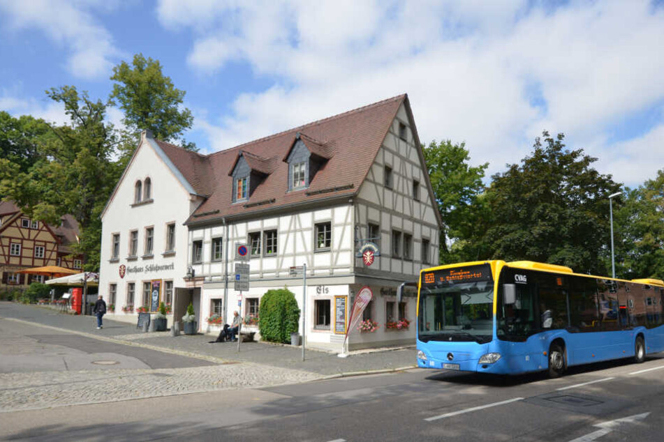 Touristen und Einheimische können auf der Linie 82 viele Chemnitzer Sehenswürdigkeiten, wie das Schloßviertel, entdecken.