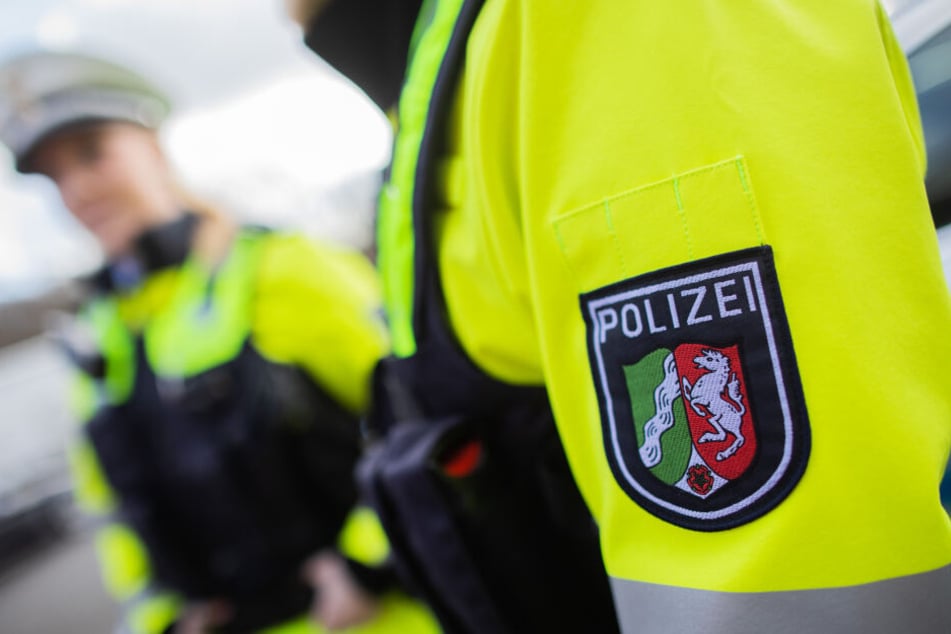 Dank der neuen Dienstkleidung sollen die Beamten der Autobahnpolizei besser gesehen werden können.