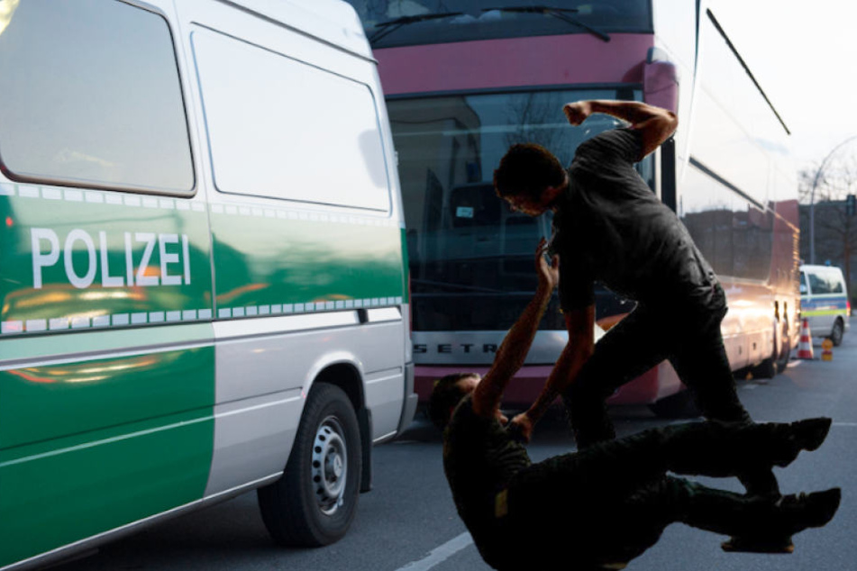 Vier Babelsberg-Fans wurden durch die Schläger verletzt. (Symbolbild)