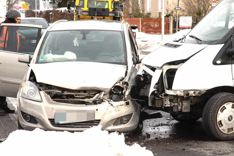 Die Straße war nach einem Crash gesperrt.