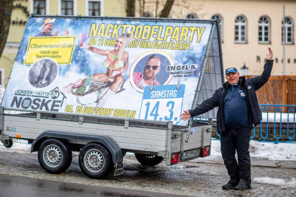 Jochen Nöske (67) freut sich auf die Nackt-Rodel-Party - und über seinen neuesten Streich gegen den Oberwiesenthaler Bürgermeister.