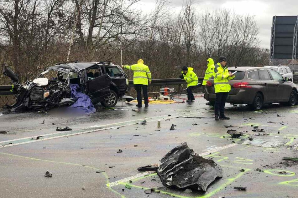 Gleich mehrere Autos waren in den Unfall involviert.