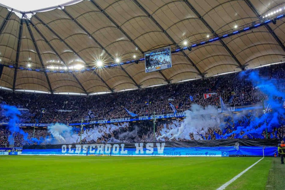 8. Februar: Der DFB erlaubte dem Hamburger SV beim Heimspiel gegen Karlsruhe das Abbrennen von Pyrotechnik. Dieses Modell findet beim FC Erzgebirge Anklang.