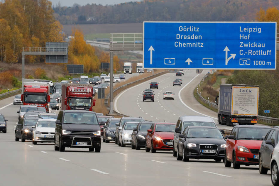 Durch die Sperrung der betroffenen Autobahnstreifen kam es zum Stau in Richtung Erfurt.