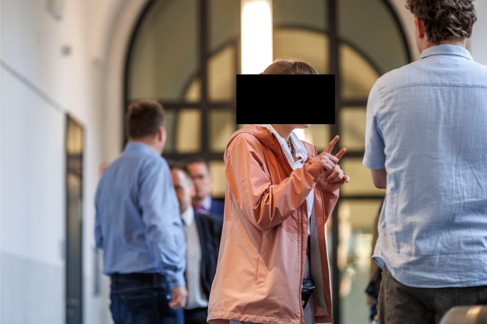 Glück gehabt! Mercedes W. (22) kam am Montag mit Arbeitsstunden davon.