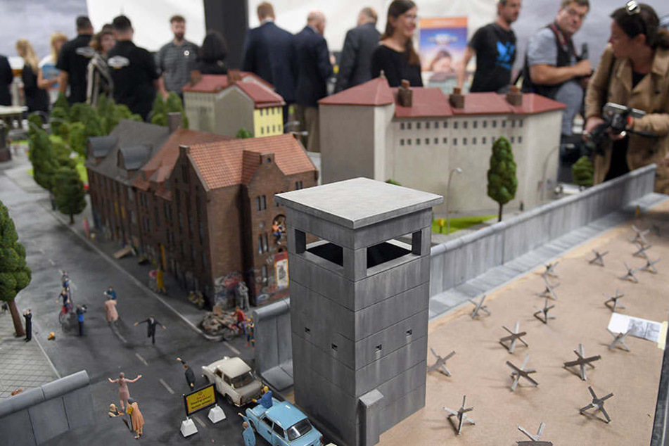 Natürlich darf die Berliner Mauer samt dazugehörigen Grenzstreifen nicht fehlen.