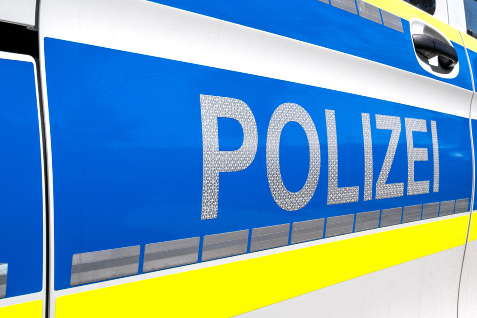 Plötzlich zückt er eine Waffe: 17-Jähriger überfällt Bäcker in Dessau-Roßlau