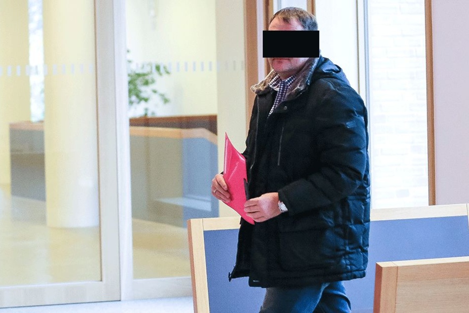 DJ Sven G. (47) musste am Montag vorm Amtsrichter antreten.
