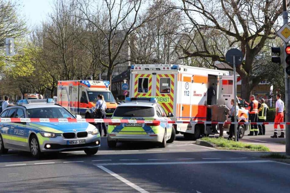 Der Unfall geschah im Bereich einer Kreuzung in Neuss.