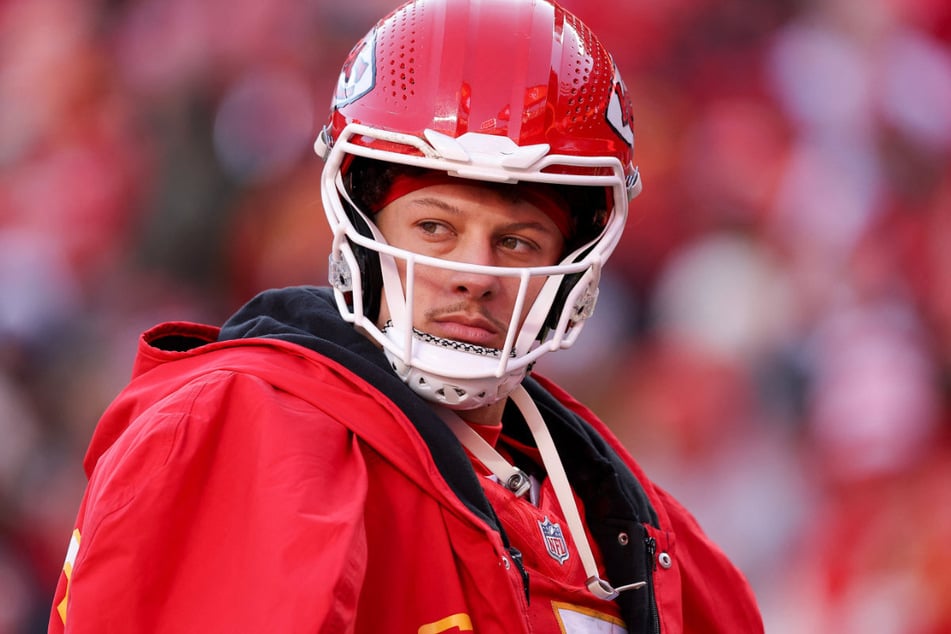 Darf sich warm einpacken: Chiefs-Quarterback Patrick Mahomes (29) muss mit seinem Team ordentlich die Gänge in Richtung Playoffs-Modus hochschalten.