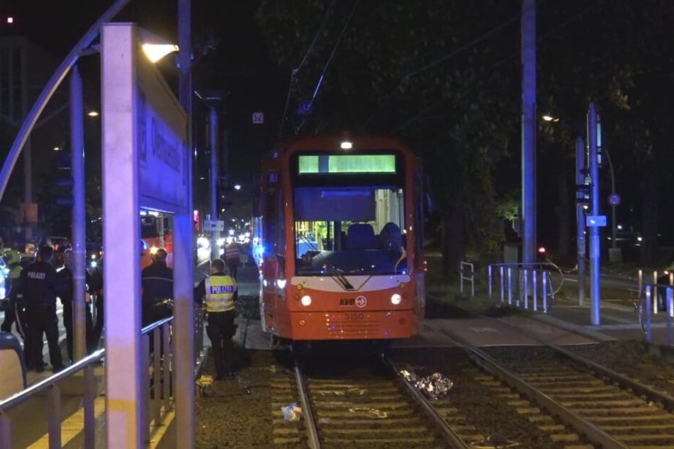 Am frühen Sonntagmorgen gab es in Bonn einen schweren Straßenbahnunfall.
