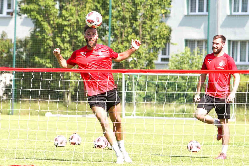 Christopher Handke (l.) und Morris Schröter treffen im heutigen Ostderby auf ihren Ex-Verein 1. FC Magdeburg.
