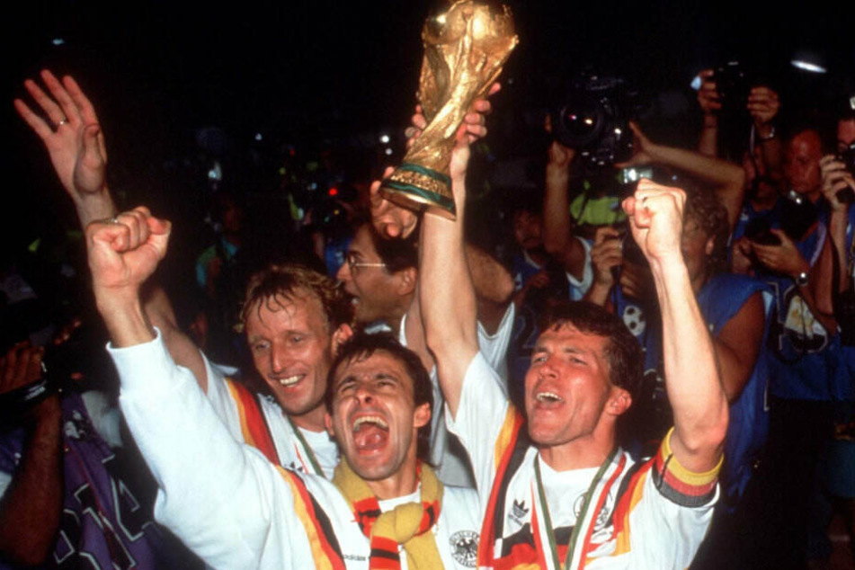 Wie sind Weltmeister. 1990 feierte das Land des ersten Gesamtdeutschen Titel.