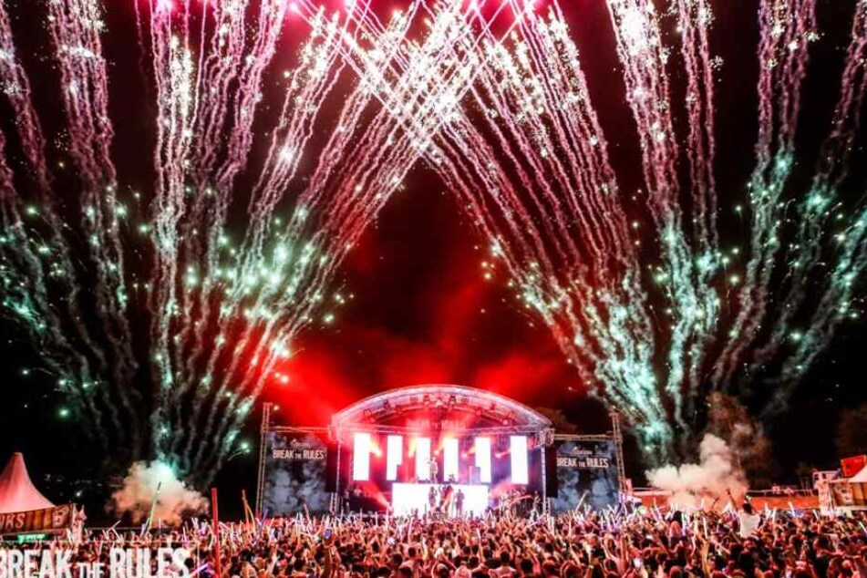 Großes Feuerwerk und ausgelassene Stimmung ist am Wochenende am Bärwalder See zu erwarten.
