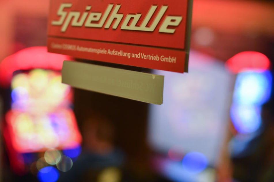 Mit der Schließung vieler Spielhallen möchte man vor allem der Spielsucht Herr werden... (Symbolbild).