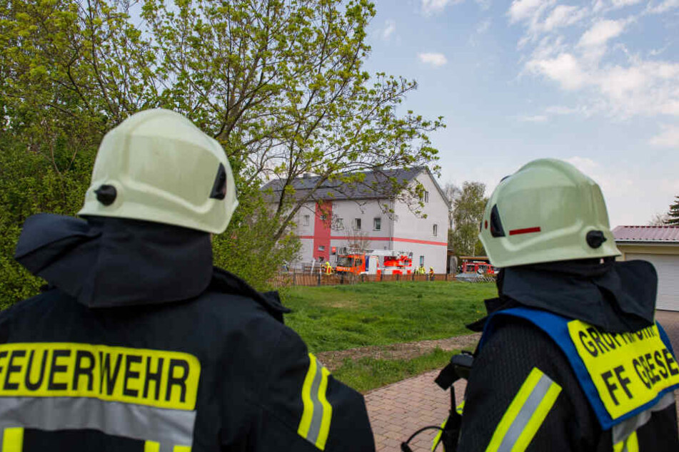 Die Feuerwehr musste am Mittag zu dem Haus ausrücken.