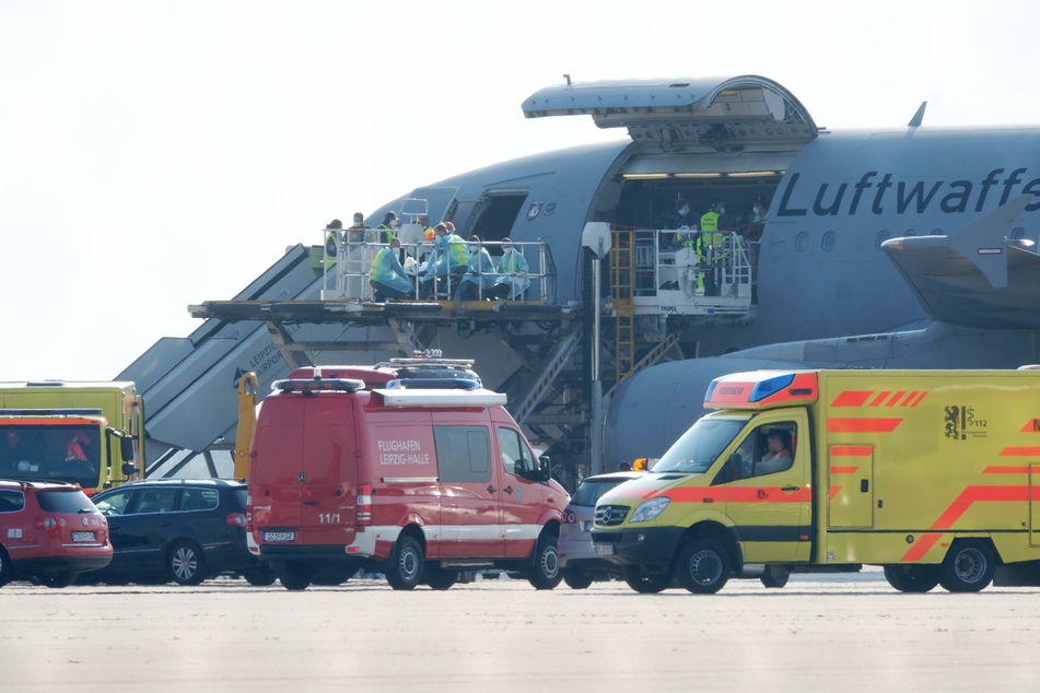 Ein Flugzeug vom Typ A310 MedEvac der Luftwaffe brachte die Verletzten nach Leipzig.